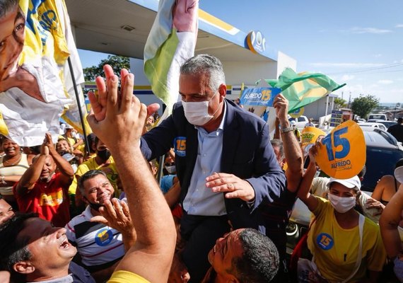 Alfredo vence primeiro debate do segundo turno com presença de adversário