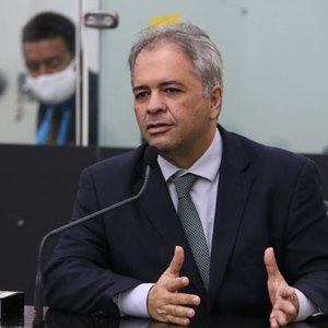 Democracia se fortalece com diálogo e participação popular, defende Silvio Camelo