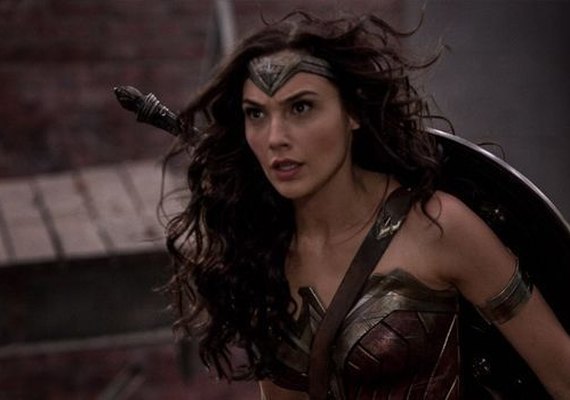 Warner já gastou em publicidade com Mulher-Maravilha do que com Esquadrão Suicida