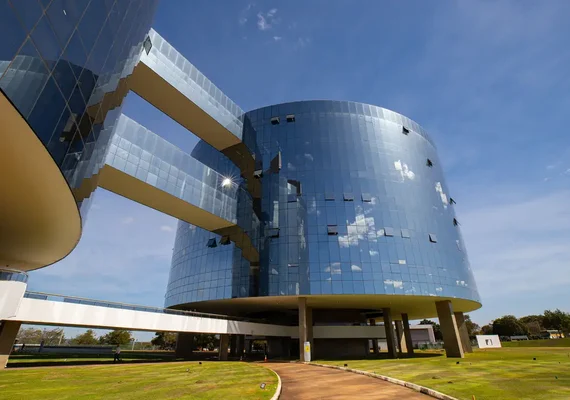 PGR diz que recebeu com “assombro” sanções contra Alexandre de Moraes