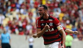 Flamengo goleia Sport e mantém liderança