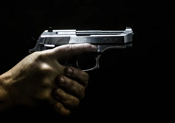 Homem é morto por disparos de arma de fogo na Praça da Faculdade, em Maceió