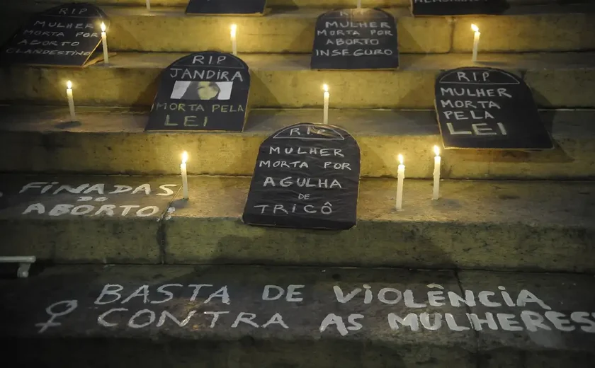 Atos do 8 de março pela Vida das Mulheres ocupam ruas do Brasil