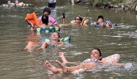 Flutuação no Rio Gelado: brincadeira de crianças ribeirinhas vira destino turístico disputado em Alagoas