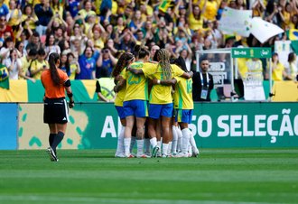 Com golaço de bicicleta da alagoana Geyse, Brasil vence Argentina por 3x1