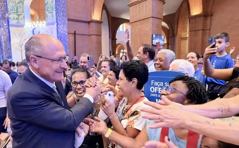 Em Aparecida, Alckmin pede isenção da Justiça Eleitoral