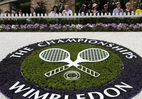 Tenistas russos e bielorrussos são proibidos de competir em Wimbledon