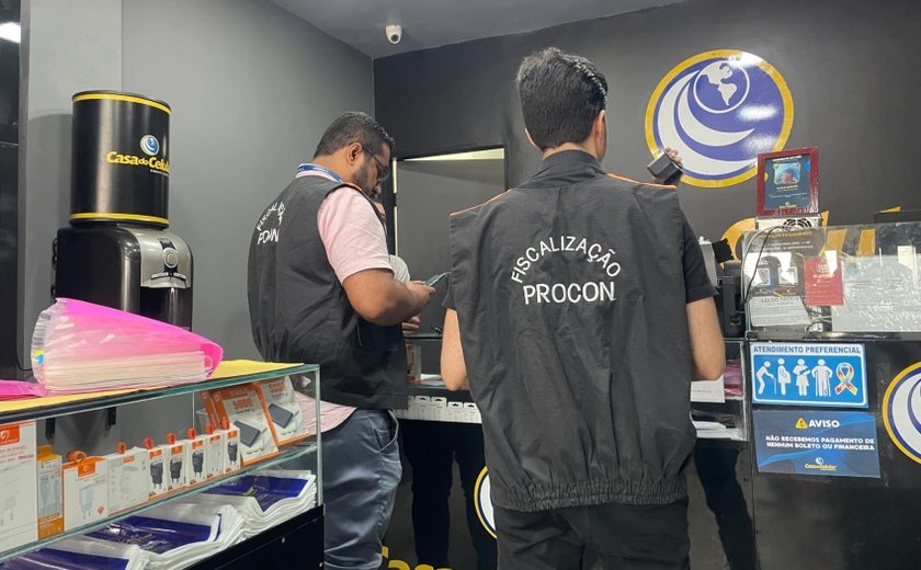 Após denúncias, Procon Maceió autua seis lojas de celulares por irregularidades