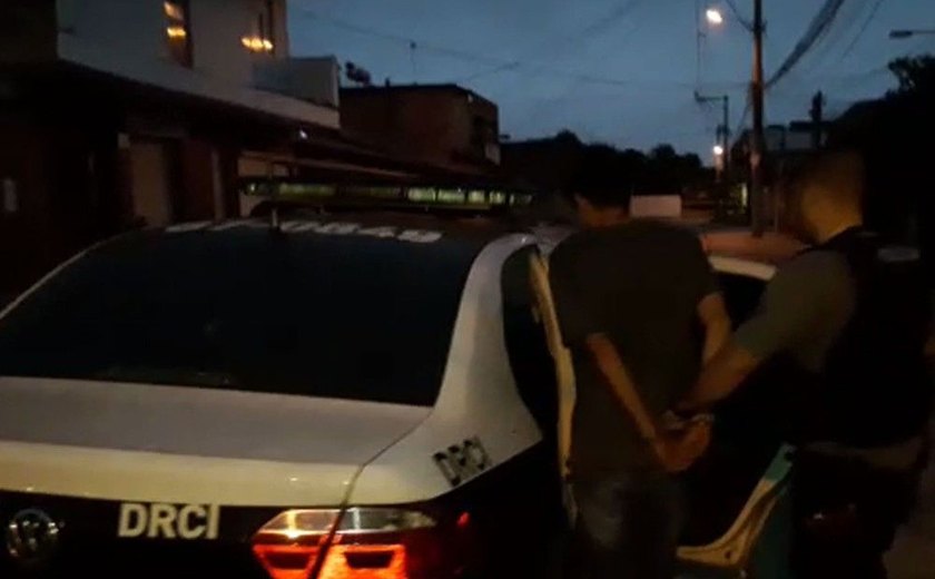Polícia Civil realiza operação para prender envolvidos com o jogo Baleia Azul