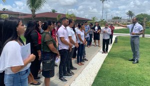 Mais de 80 moradores da Barra de Santo Antônio recebem formação profissional em hotelaria através do Vila Galé Alagoas