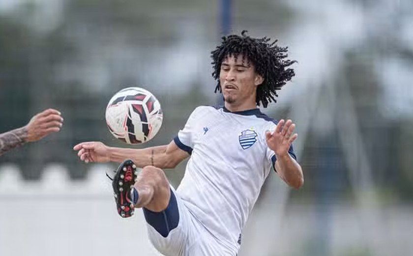 CSA segue sem treinador e trabalha no mercado da bola