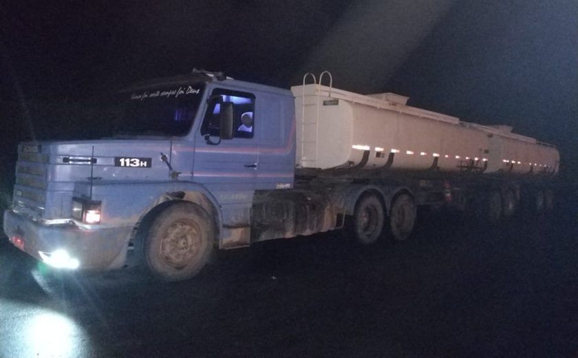 Polícia Civil apreende dois caminhões-tanque por descarte irregular de chorume em Maceió