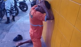 Sem habilitação, motociclista é preso portanto drogas e em direção perigosa
