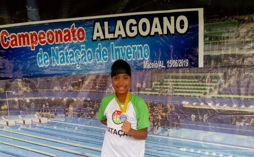 Atleta mirim vence em seis provas de natação no Campeonato Alagoano de Inverno