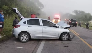 Gestante morre e outras três pessoas ficam feridas em colisão envolvendo dois carros de passeio