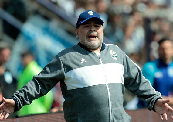 Maradona se recupera de anemia em hospital, revela médico