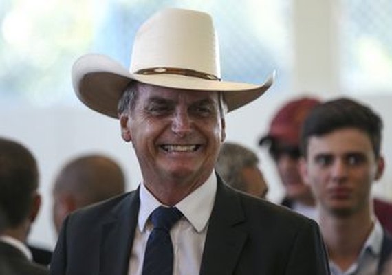 Bolsonaro responde a Lula e diz que 'governo não é de cachaceiros'