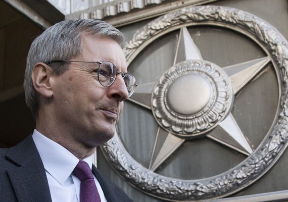 Rússia expulsa 23 diplomatas britânicos após crise de ex-espião envenenado