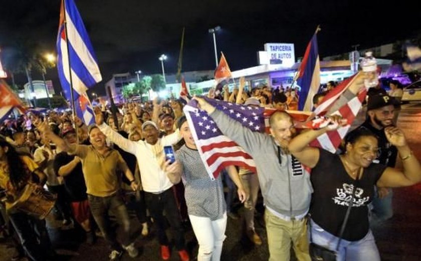 Cuba terá caravana em homenagem a Fidel; cubanos em Miami fazem festa