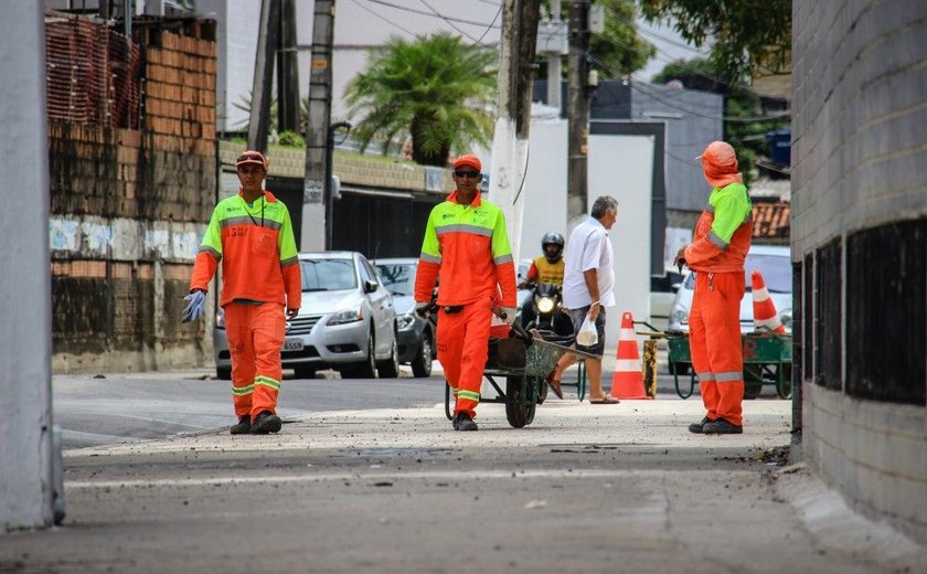 Réveillon: limpeza da orla de Maceió terá equipe com mais de 400 agentes