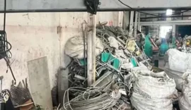 PM apreende 235 kg de fios furtados em ferros-velhos de Maceió