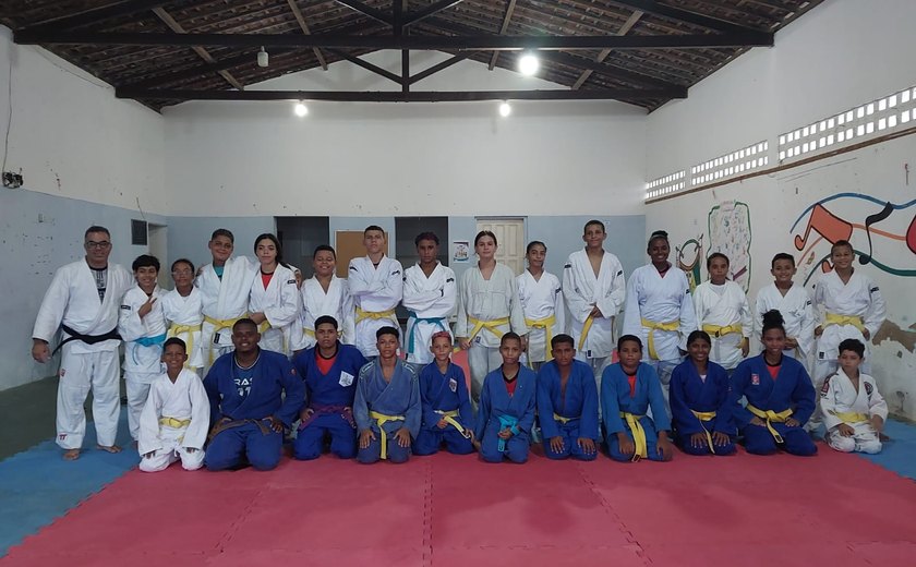 Projeto Fabricando Campeões leva atletas para o Campeonato Brasileiro Regional de Judô