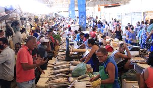 Mercados de peixes registram movimentação intensa na antevéspera da Sexta-feira da Paixão