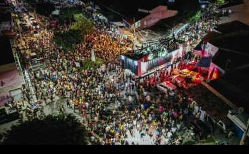 Missa de Páscoa é interrompida com Carnaval fora de época em Paripueira