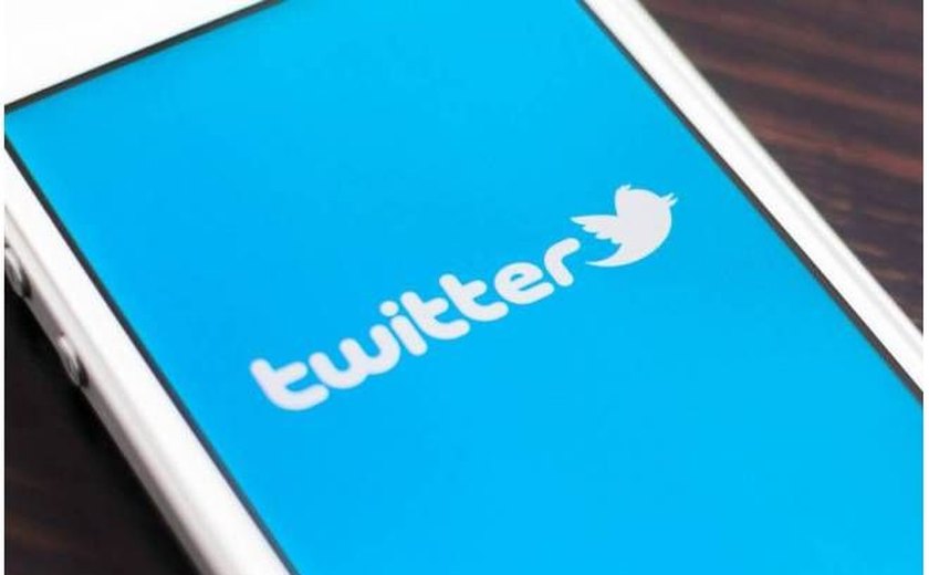 Twitter imita Snapchat e lança adesivos de ano novo