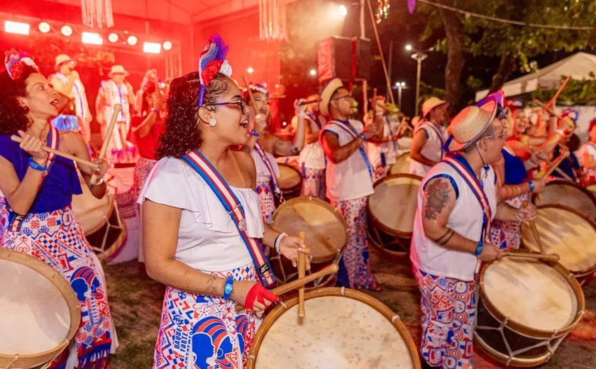 Parlamento alagoano celebra a força e a tradição do maracatu em sessão solene