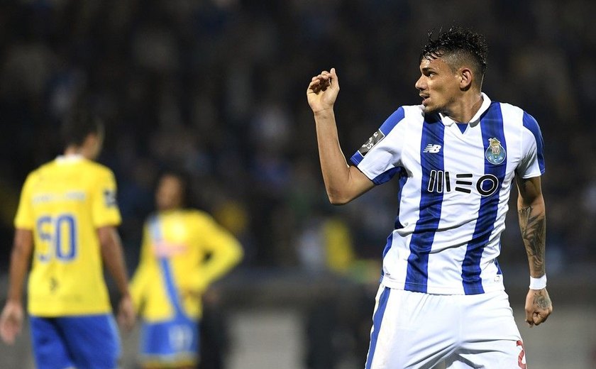Sucesso e surpresa: com 1 gol por jogo, Tiquinho supera início de Hulk e Falcao no Porto
