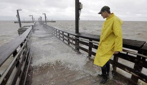 Tempestade tropical Lee pode virar furacão até domingo, diz NHC