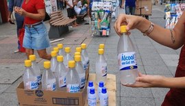 Álcool em gel sem procedência é vendido por camelôs no Centro de Maceió