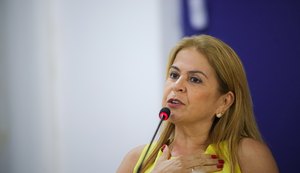 Vereadora divide os votos com seu filho e o elege como suplente
