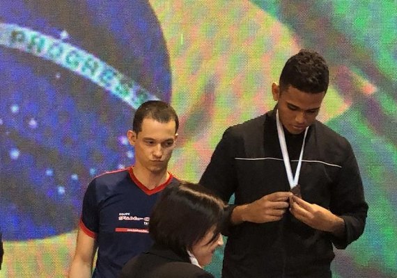 Taekwondista alagoano conquista medalha em campeonato mundial