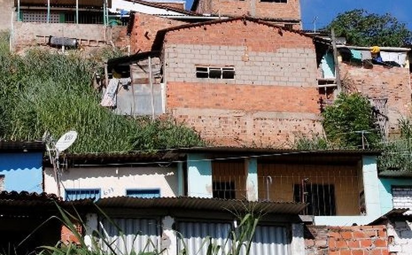 Cerca de 80% dos imóveis de Maceió estão irregulares