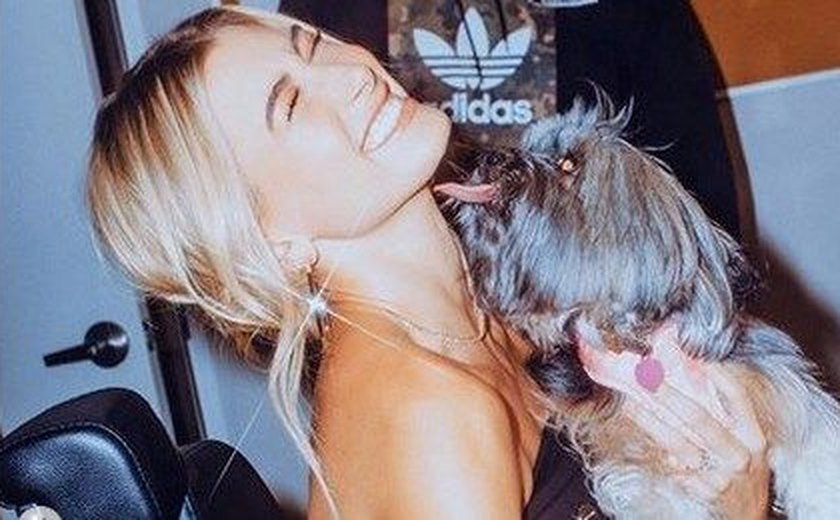 Esposa de Justin Bieber é acusada de torturar o cachorrinho do casal