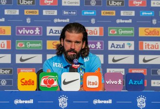 Alisson comemora a disputa de sua terceira Copa do Mundo: 'Uma honra'