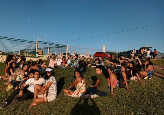 Educação promove passeio de alunos a mirantes de Maceió para confecção de cartões postais digitais