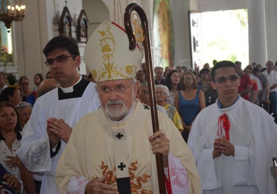 Arcebispo preside missa no Dia de Finados no Cemitério Divina Pastora