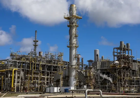 Petrobras renova contratos de quase R$ 100 bilhões com a Braskem