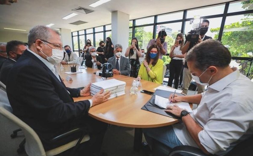 Estado e BRK Ambiental assinam contrato para serviços de água e esgoto da grande Maceió