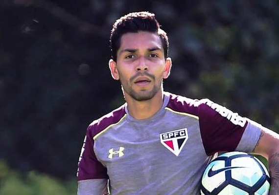 Perto de anúncio, Petros treina no Centro de Treinamento do São Paulo