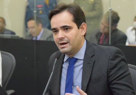 Deputado denuncia afundamento do solo em conjunto habitacional de Maceió