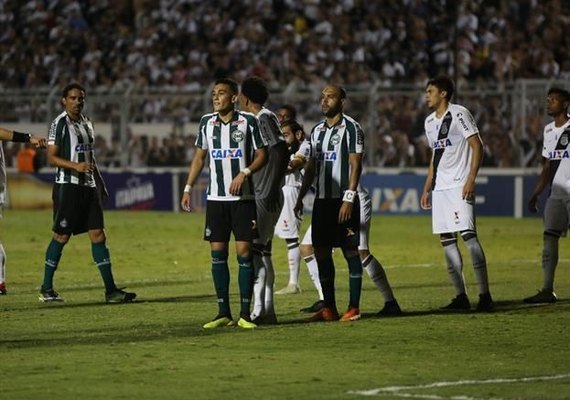 Ponte Preta vence Coritiba e entra no G4 em momento decisivo