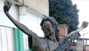 Polícia identifica suspeitos de colocarem fuzil na estátua de Michael Jackson