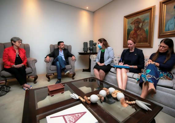 Governo de Alagoas estreita relações institucionais com Consulado Americano