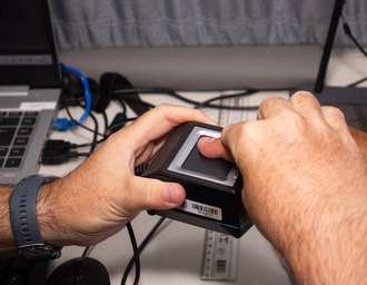 Quem tirou 1º título de eleitor entre 2020 e 2022 precisa fazer coleta de biometria