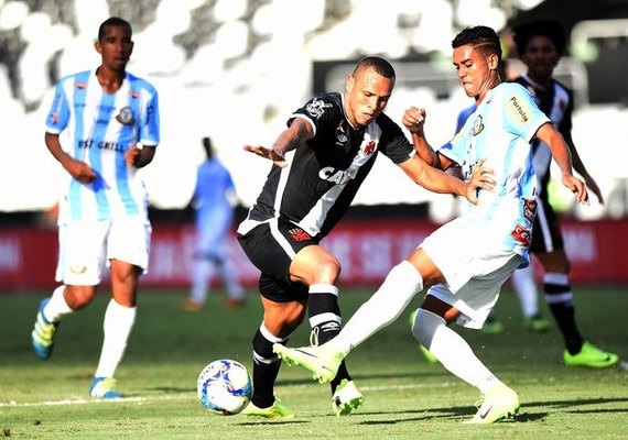 Vasco tropeça, empata com o Macaé e pressão aumenta no clube