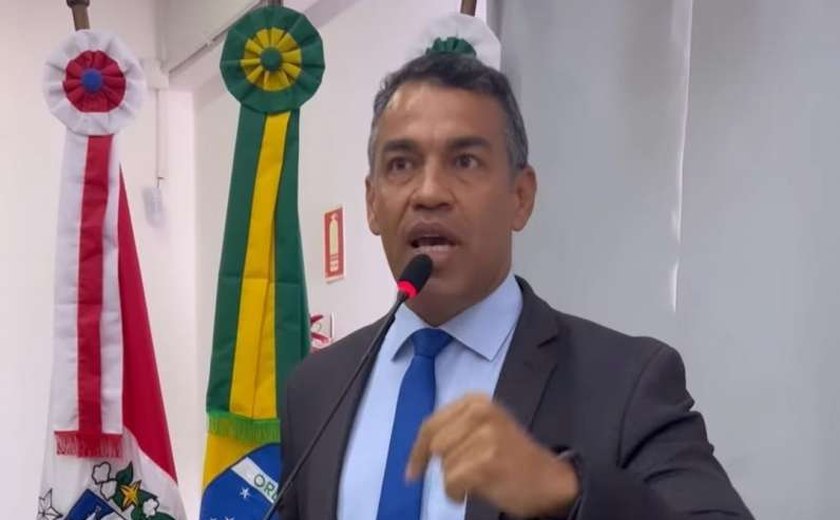 Vereador Siderlane combate fake news e ações inconstitucionais na Câmara